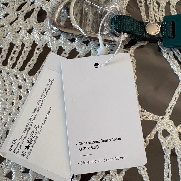 Lululemon Green Silicone Keychain BNWT - Picture 2 of 2